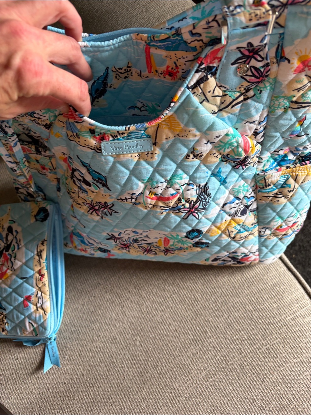 Vera Bradley Light Blue Quilted Beach-Print Tote with Matching Pouches - Picture 7 of 9